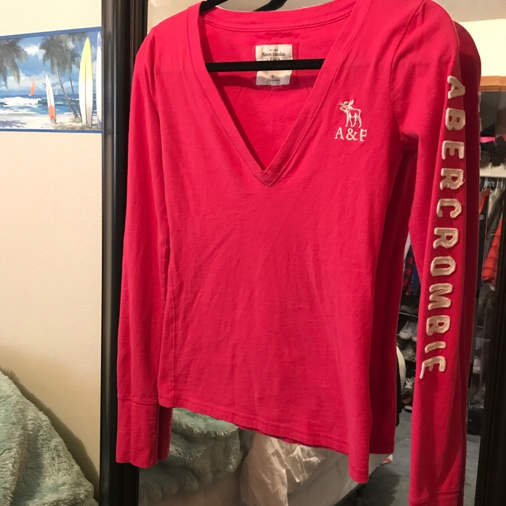 Abercrombie & Fitch V neck, long sleeve tshirt